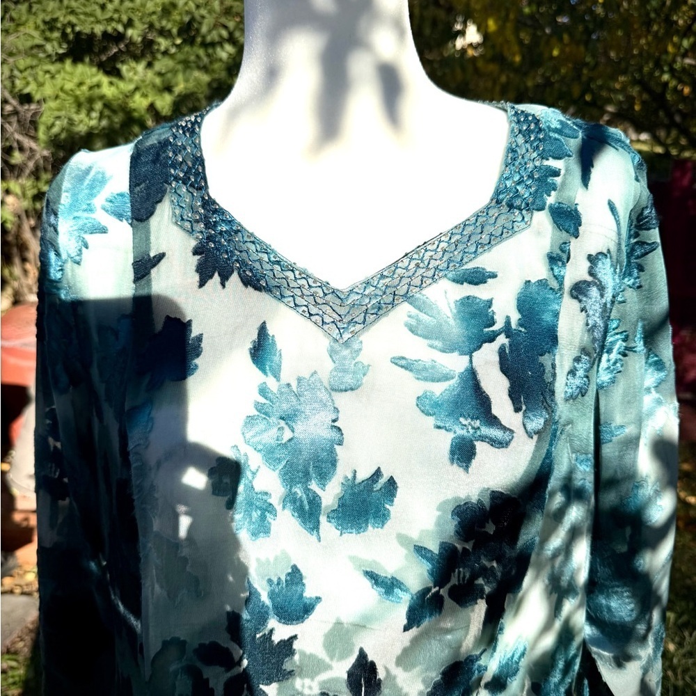 Vintage Velvet Burnout with Daring Side- Slits - Picture 3 of 9